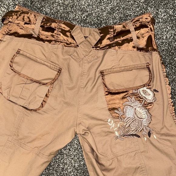 Pre loved Cache capris pants. Brown, size 0. - Picture 5 of 8